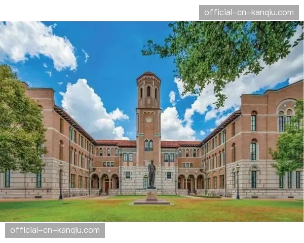 “她的球场”项目：联盟在休斯顿举办青少年女子篮球训练营